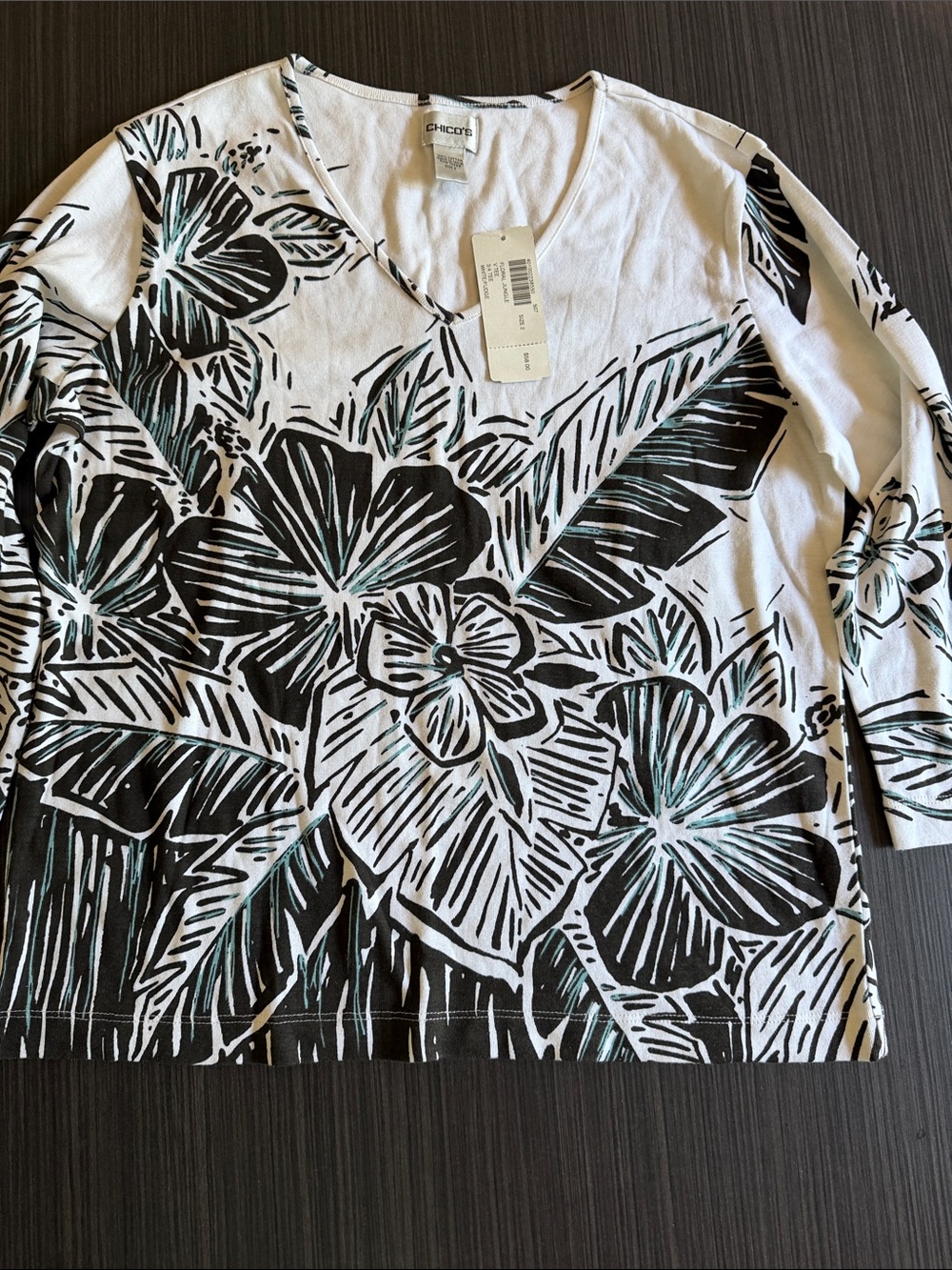 Chico's Black & White Floral 3/4 Sleeve V-Neck Top with Mint Accents